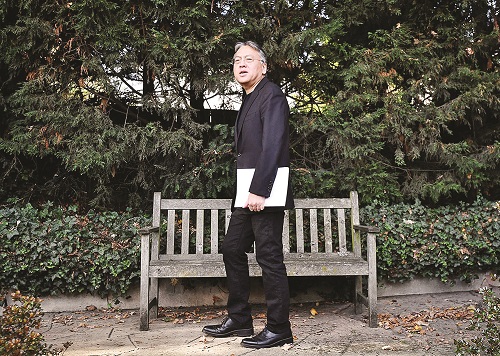 کازوئو ایشی‌گورو در یک نگاه;دفون در گذشته و گیج در زندگی…